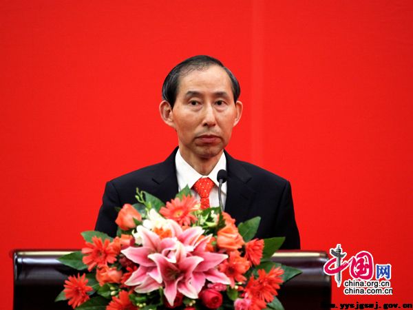 全国政协外事委员会委员、中国国际文化传播中心执行主席龙宇翔致辞